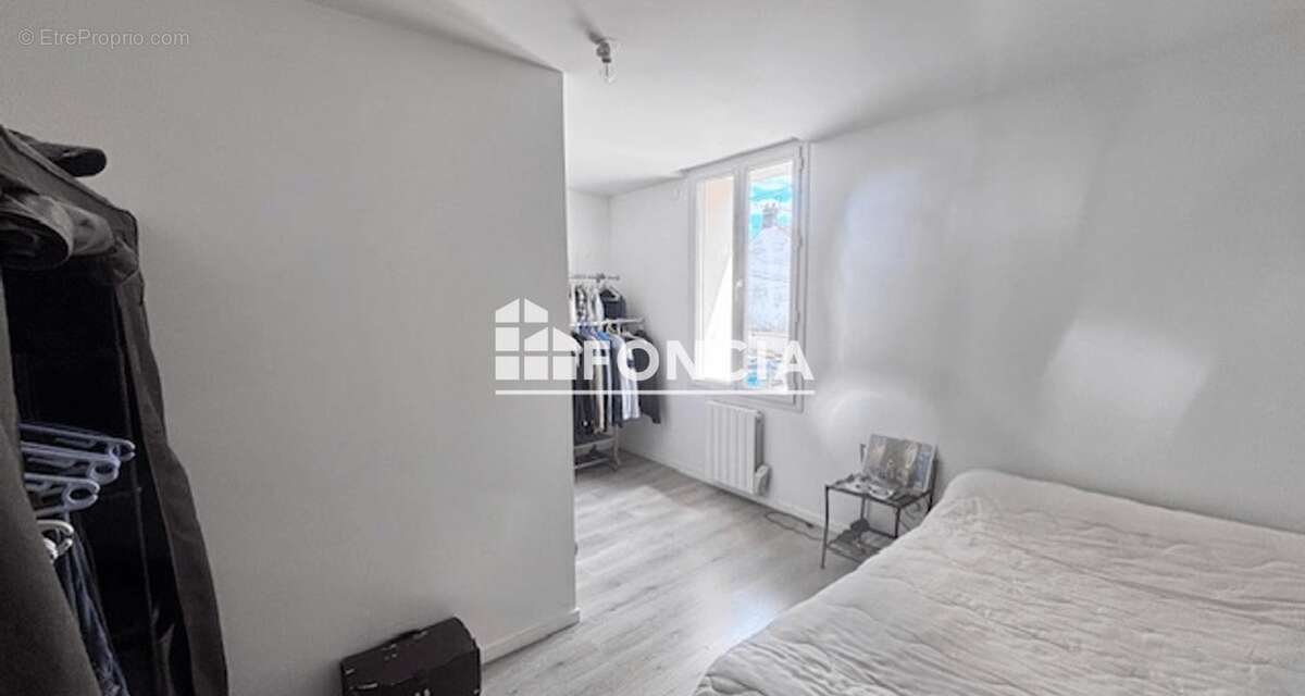 Appartement à JUZIERS