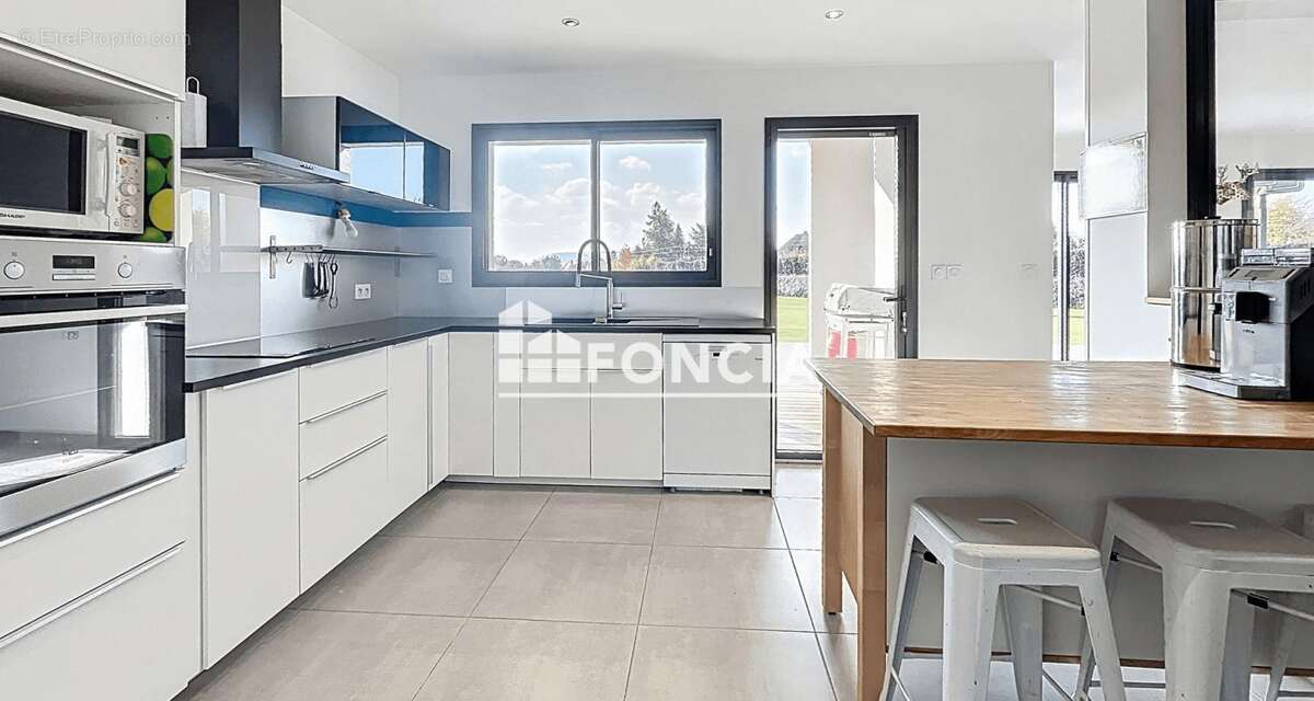 Maison à PONT-L&#039;EVEQUE