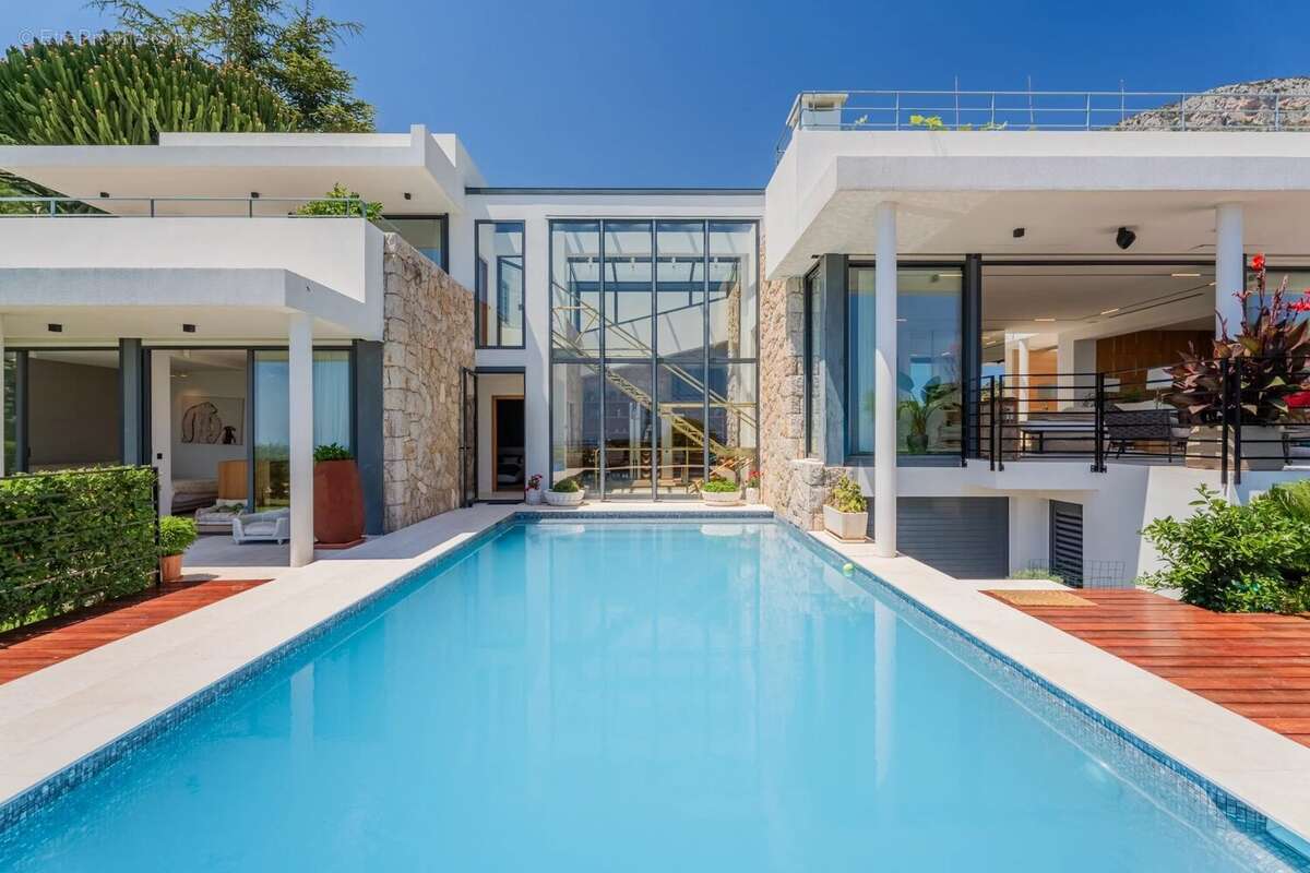 Maison à EZE