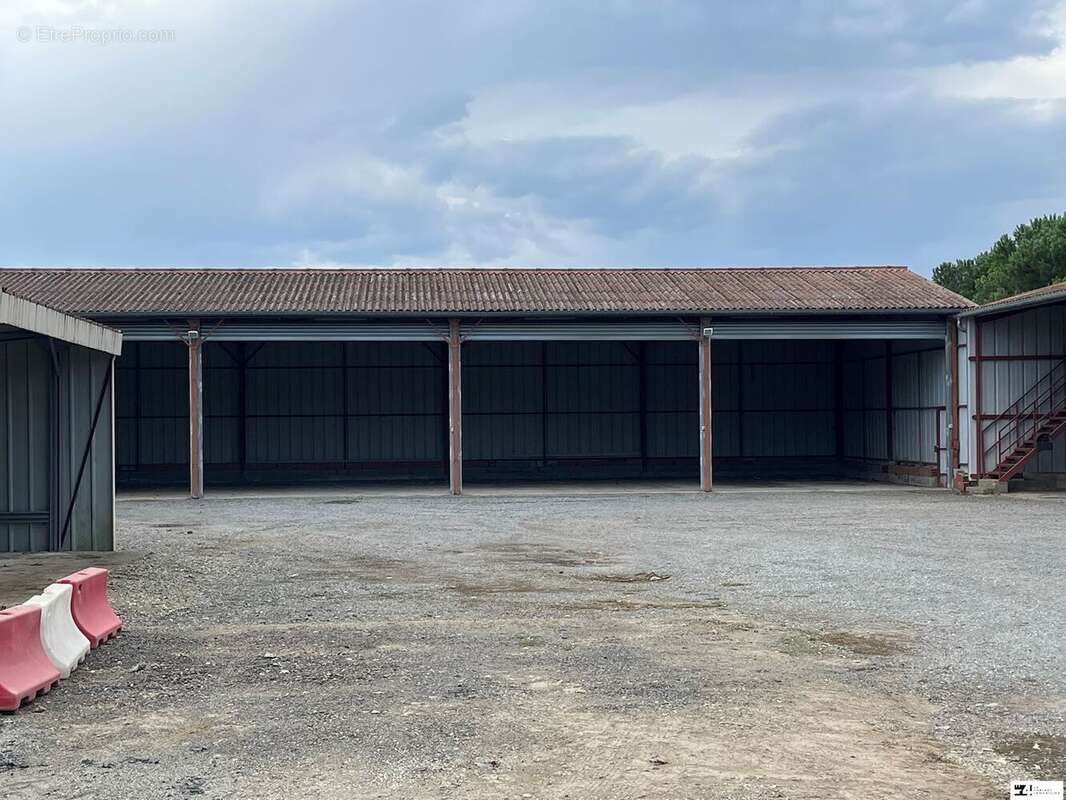 Parking à MARTRES-TOLOSANE