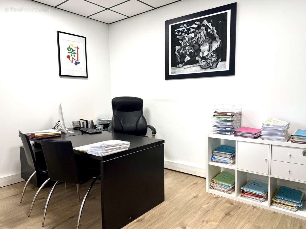 Commerce à LA BREDE