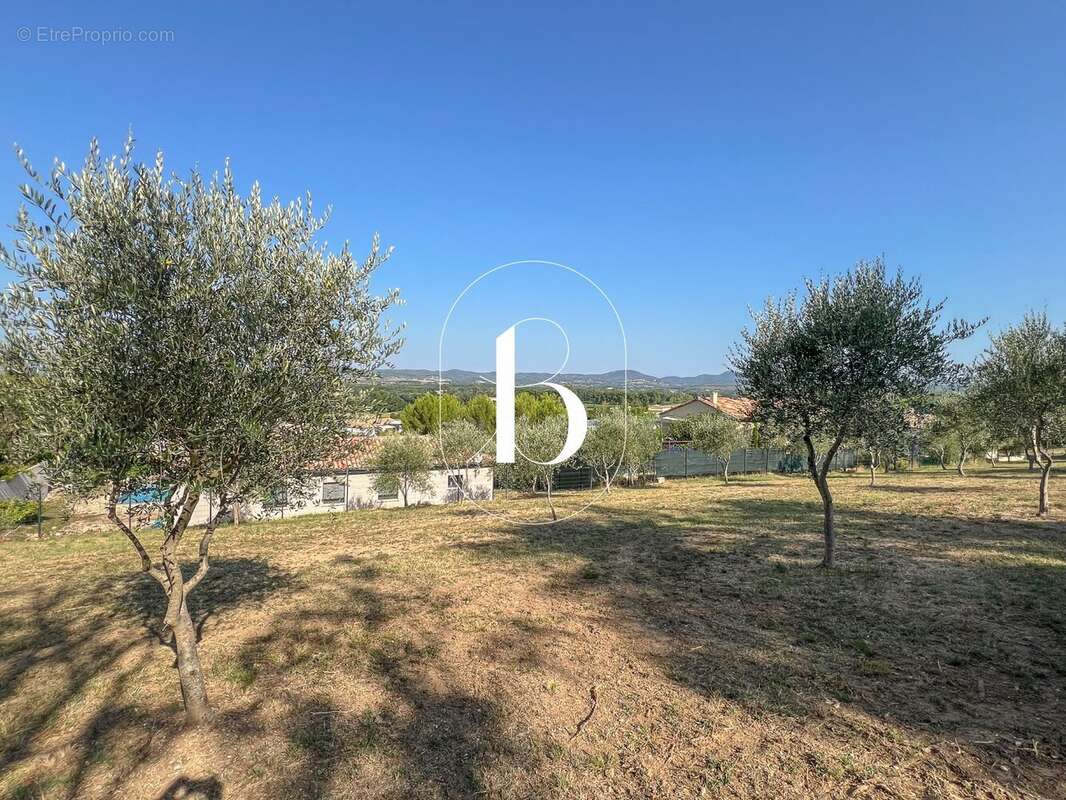Terrain à BARJAC