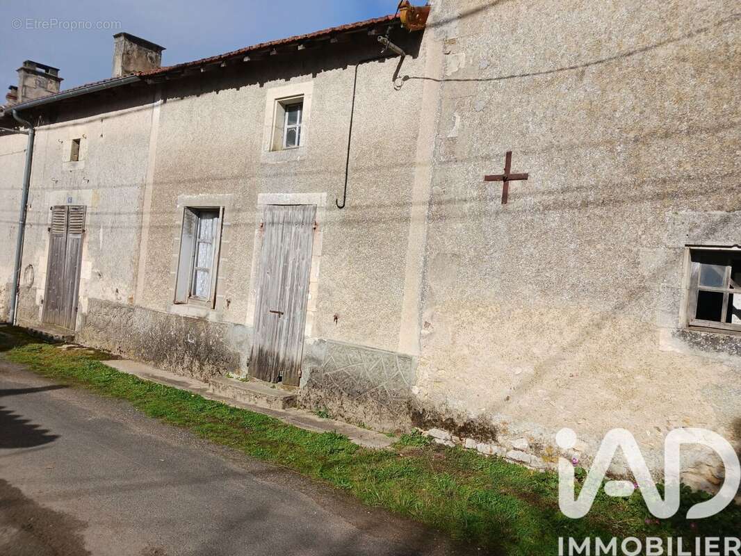 Maison 40 m² à Saint-Secondin  - photo 7
