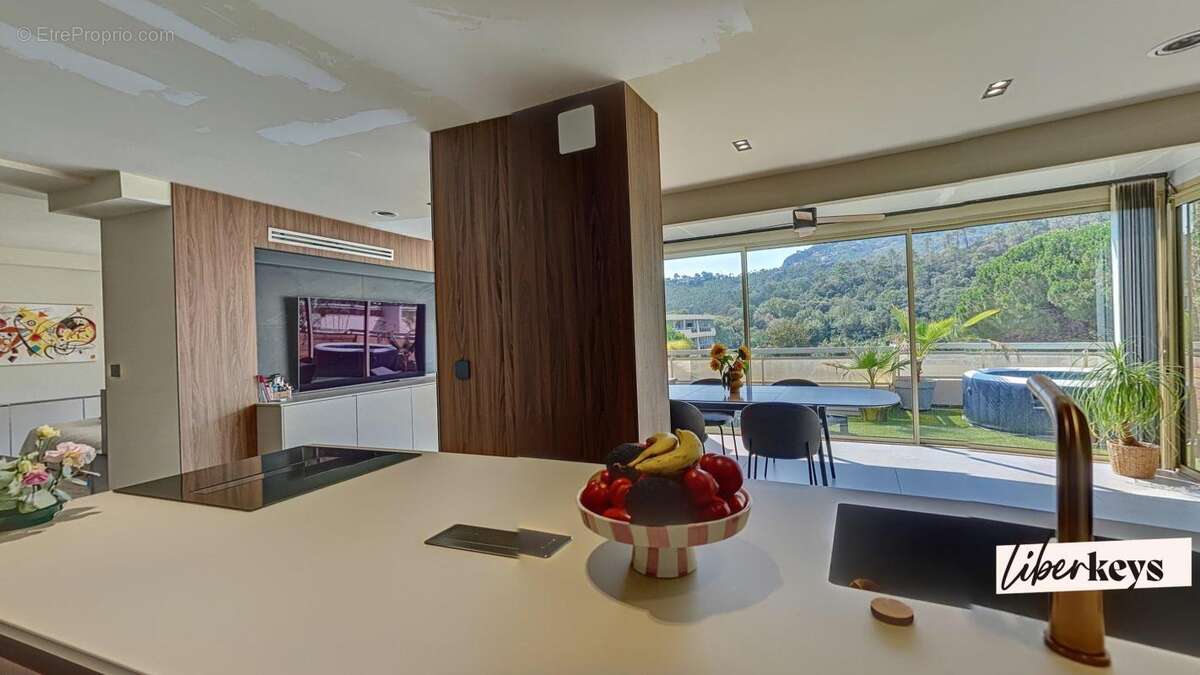 Mandelieu-la-Napoule – Penthouse d'exception avec piscine & vue dégagée - photo 2