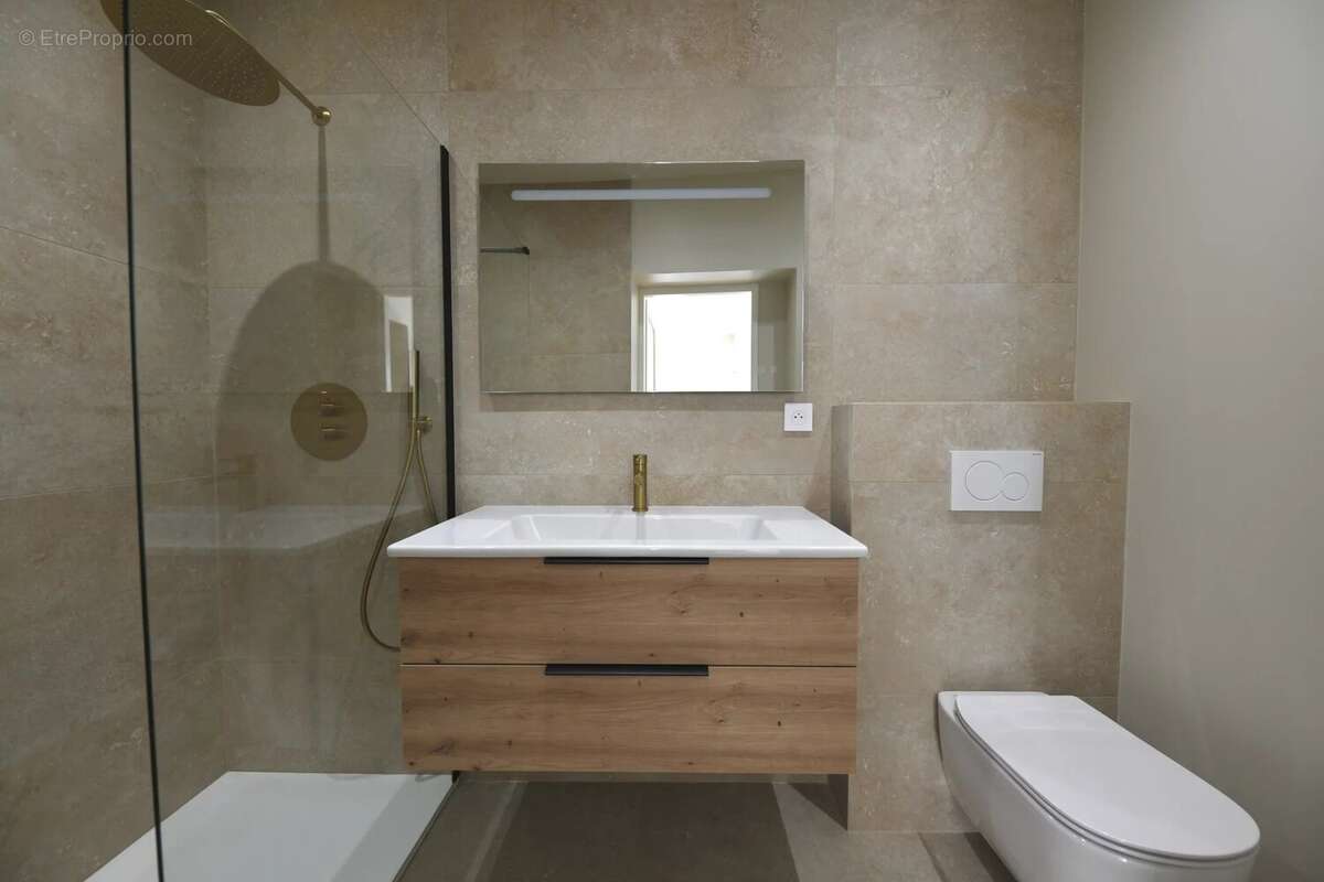 Appartement à UZES