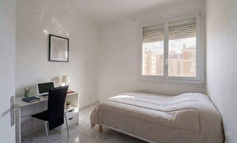 Appartement à MARSEILLE-4E