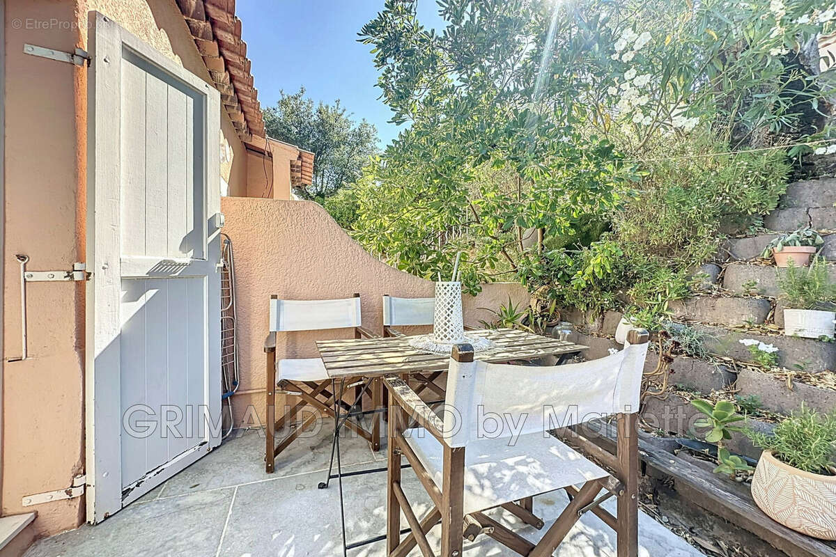 Maison 56 m² à Cogolin  - photo 3