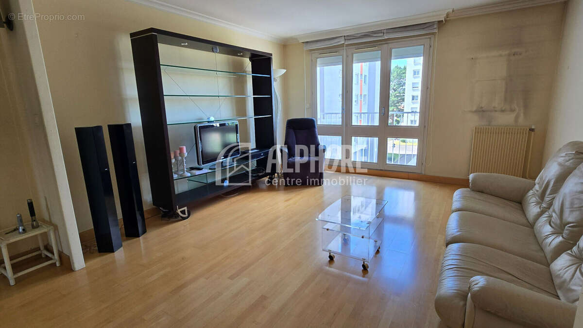 Appartement à REZE