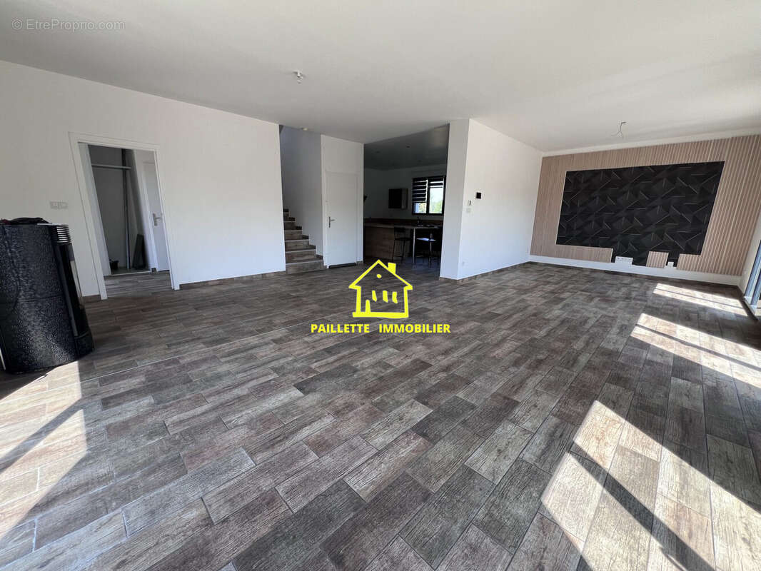 Maison 218 m² à Saint-Romain-De-Colbosc  - photo 3