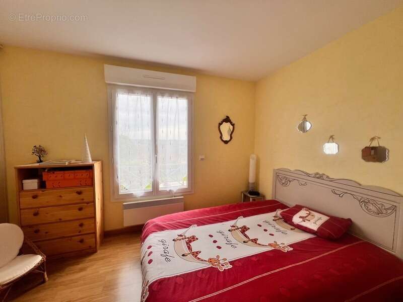 Maison à LE PALAIS-SUR-VIENNE