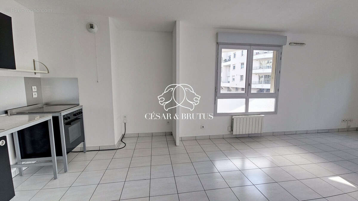 Appartement à LYON-8E