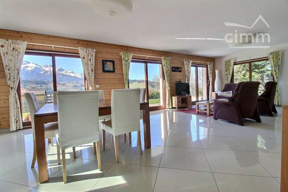 Maison à LES ADRETS