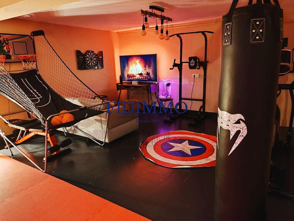 Maison à CHENNEVIERES-SUR-MARNE