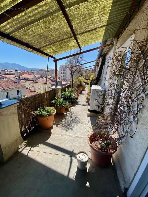 Appartement à MARSEILLE-6E
