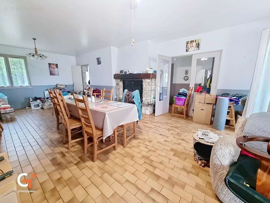 Maison à ERNEMONT-LA-VILLETTE