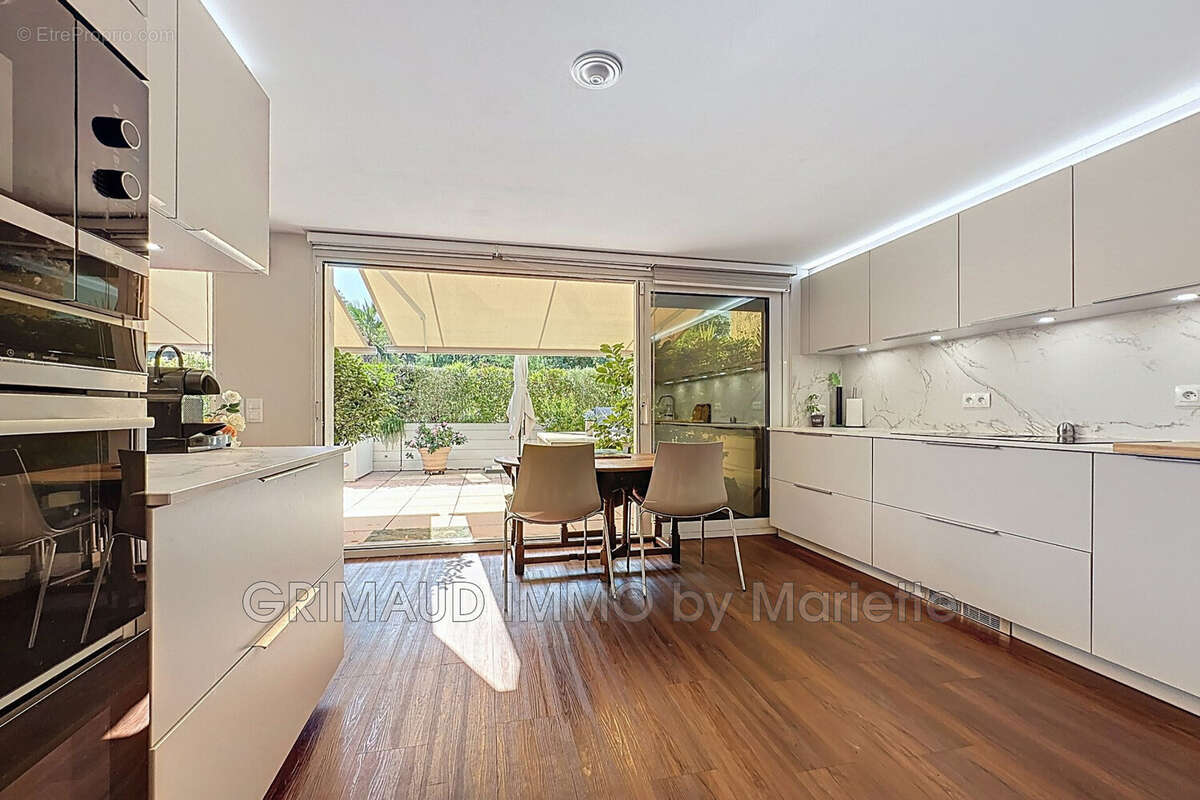 Appartement à COGOLIN