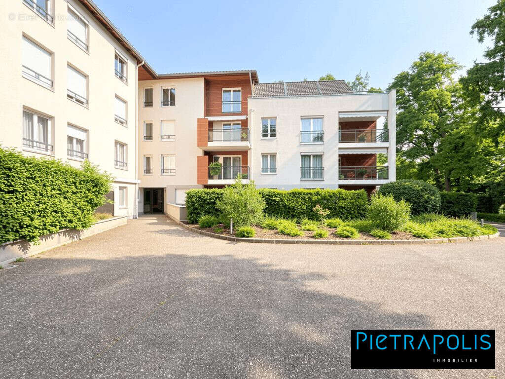 Appartement 86 m² à Sainte-Foy-Les-Lyon  - photo 3