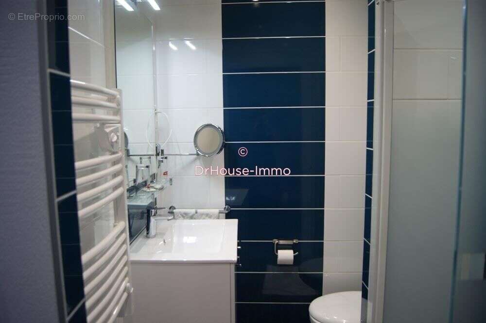 Commerce à CONTREXEVILLE