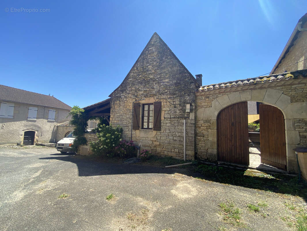 Maison à PONTCIRQ