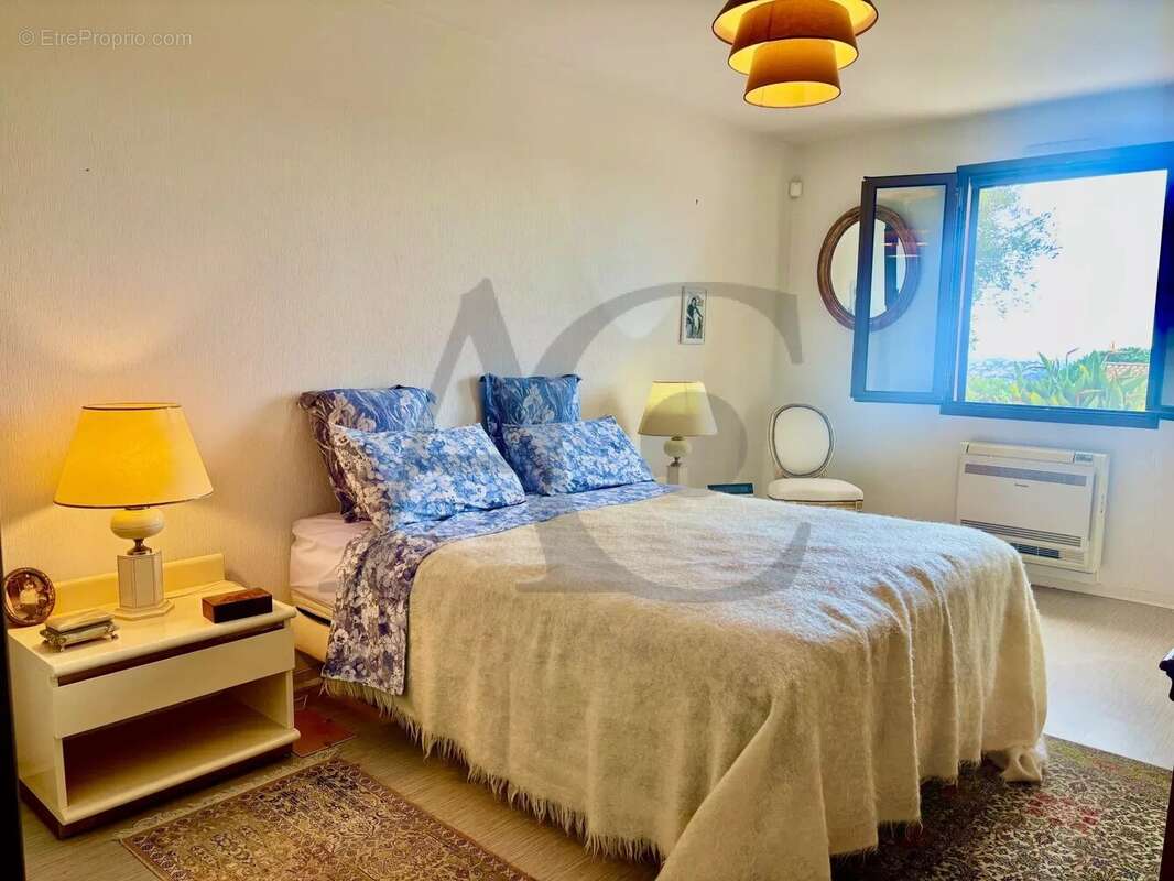 Appartement à VILLENEUVE-LOUBET