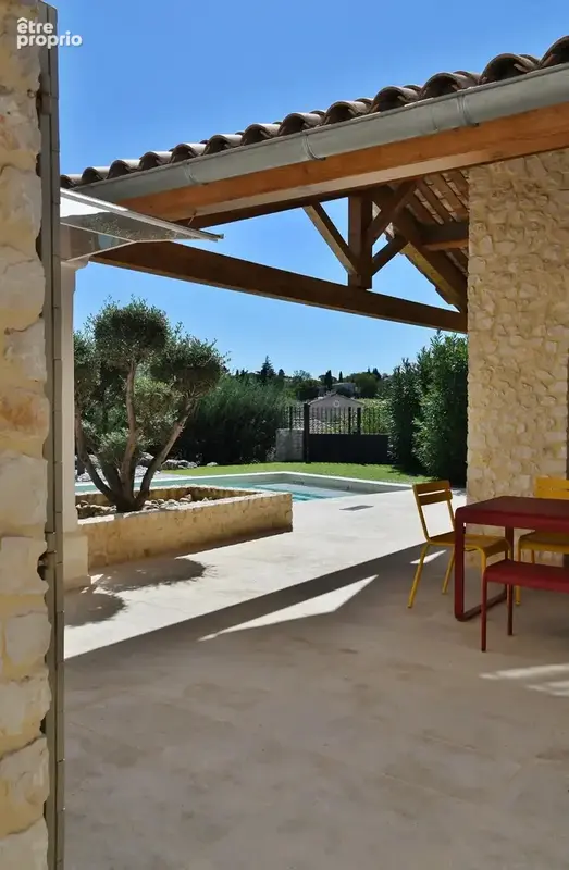 Uzès : Unique propriété avec jardin, piscine et vue - photo 15