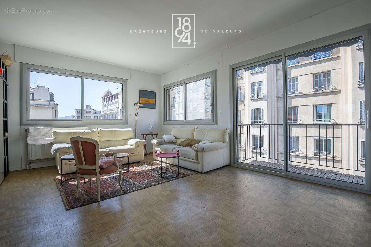 Appartement à MARSEILLE-8E