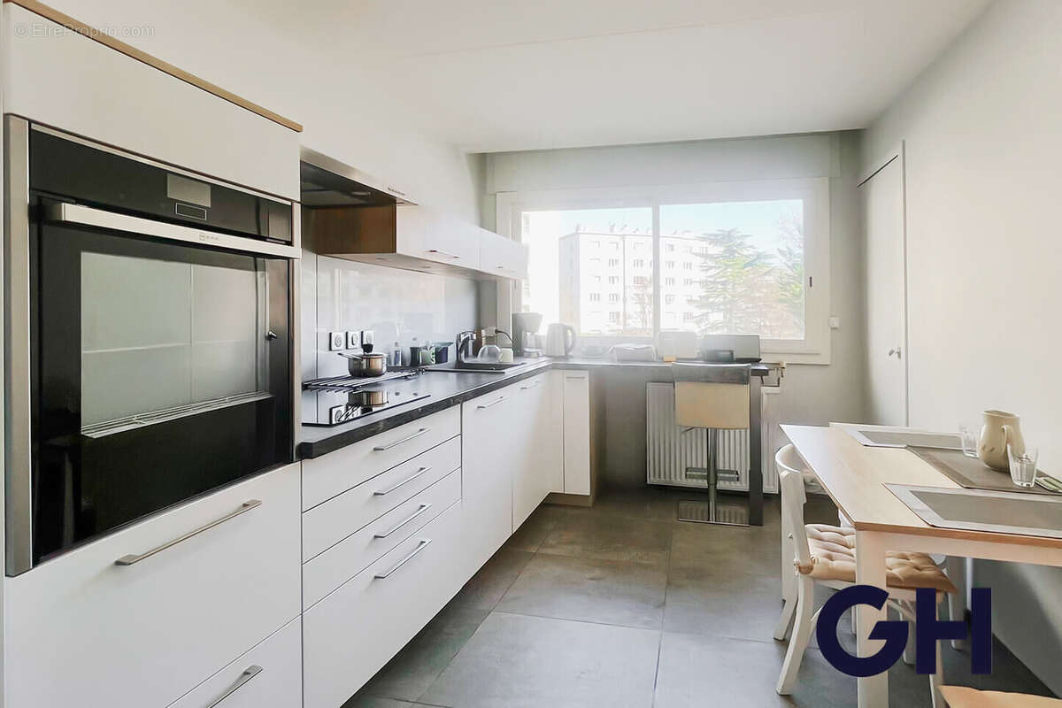 Appartement à LYON-8E