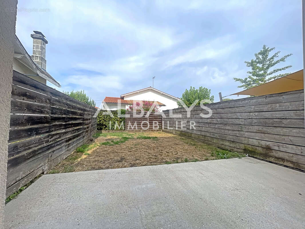 Libourne quartier recherché - Maison de type 4 avec garage et jardin. - photo 9