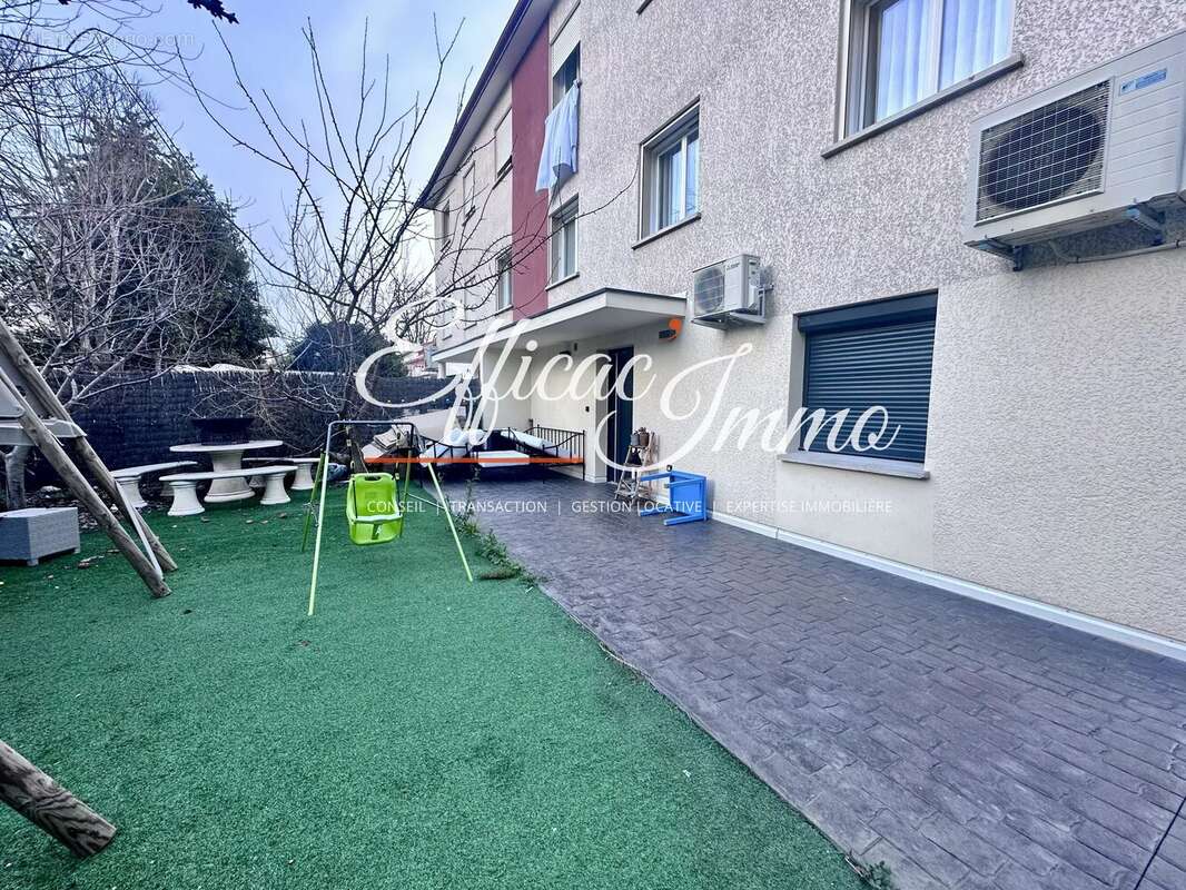 Bien à usage mixte de 154,51 m² avec garage, jardin et prestations haut de gamme - photo 18