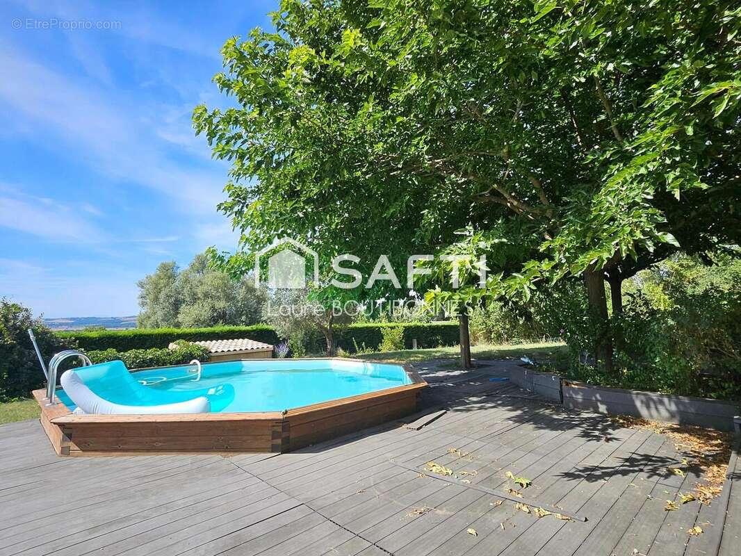 Maison 134 m² à Saint-Sulpice  - photo 9