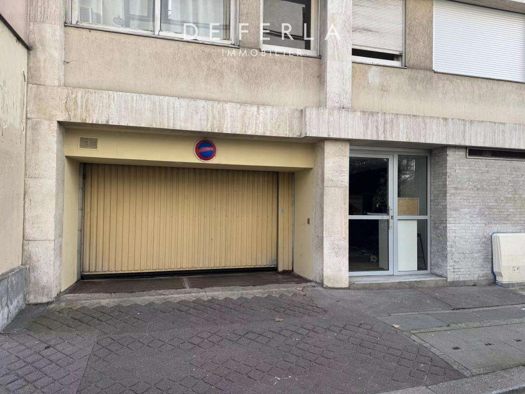 Parking à PARIS-14E