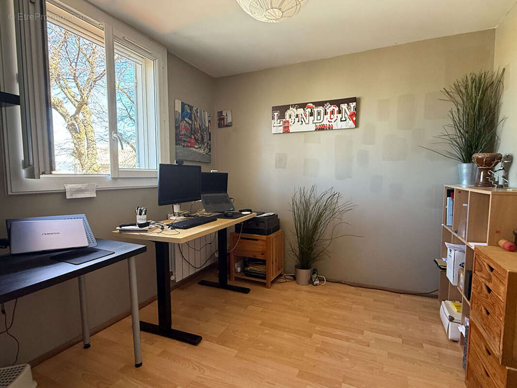 Maison à LA ROQUE-D'ANTHERON