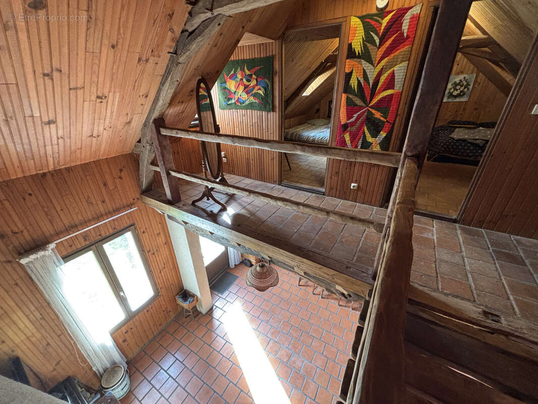 Maison à SAINT-CLEMENT-DES-LEVEES