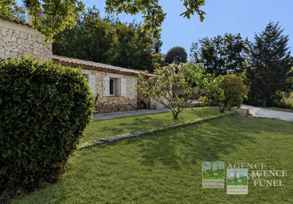 St Vallier-de-Thiey - Villa individuelle de plain-pied 4 chambres Terrain 1924 m2 - photo 3