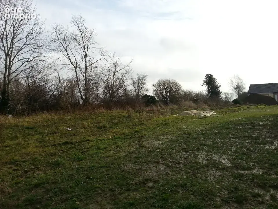 Terrain à LES GRANDES-VENTES