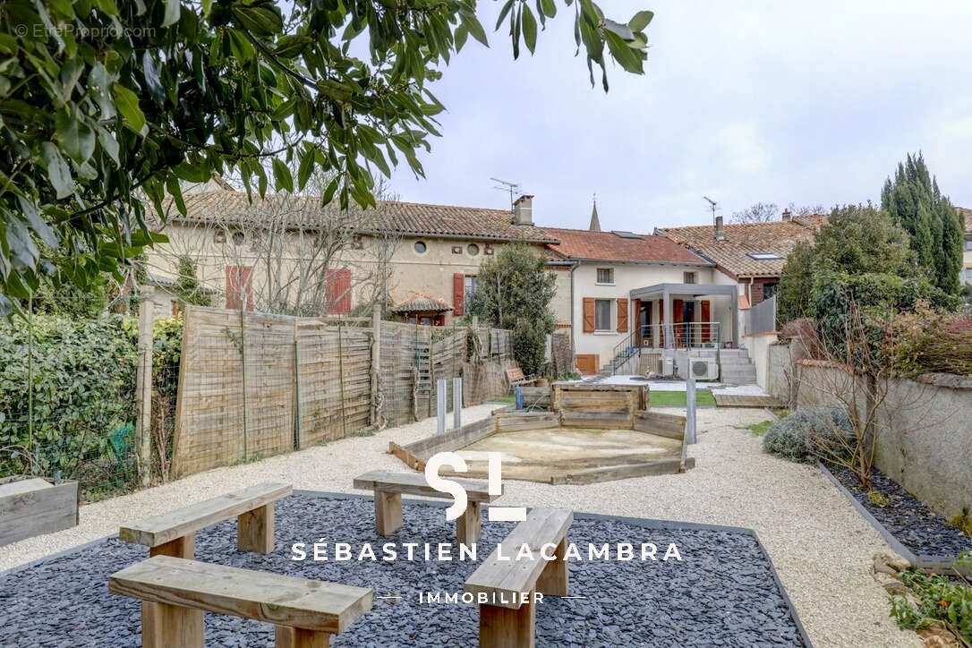 Maison de charme 8 pièces   Rénovation haut de gamme   Garages, atelier & jardin   Cœur de Lisle-sur-Tarn - photo 3