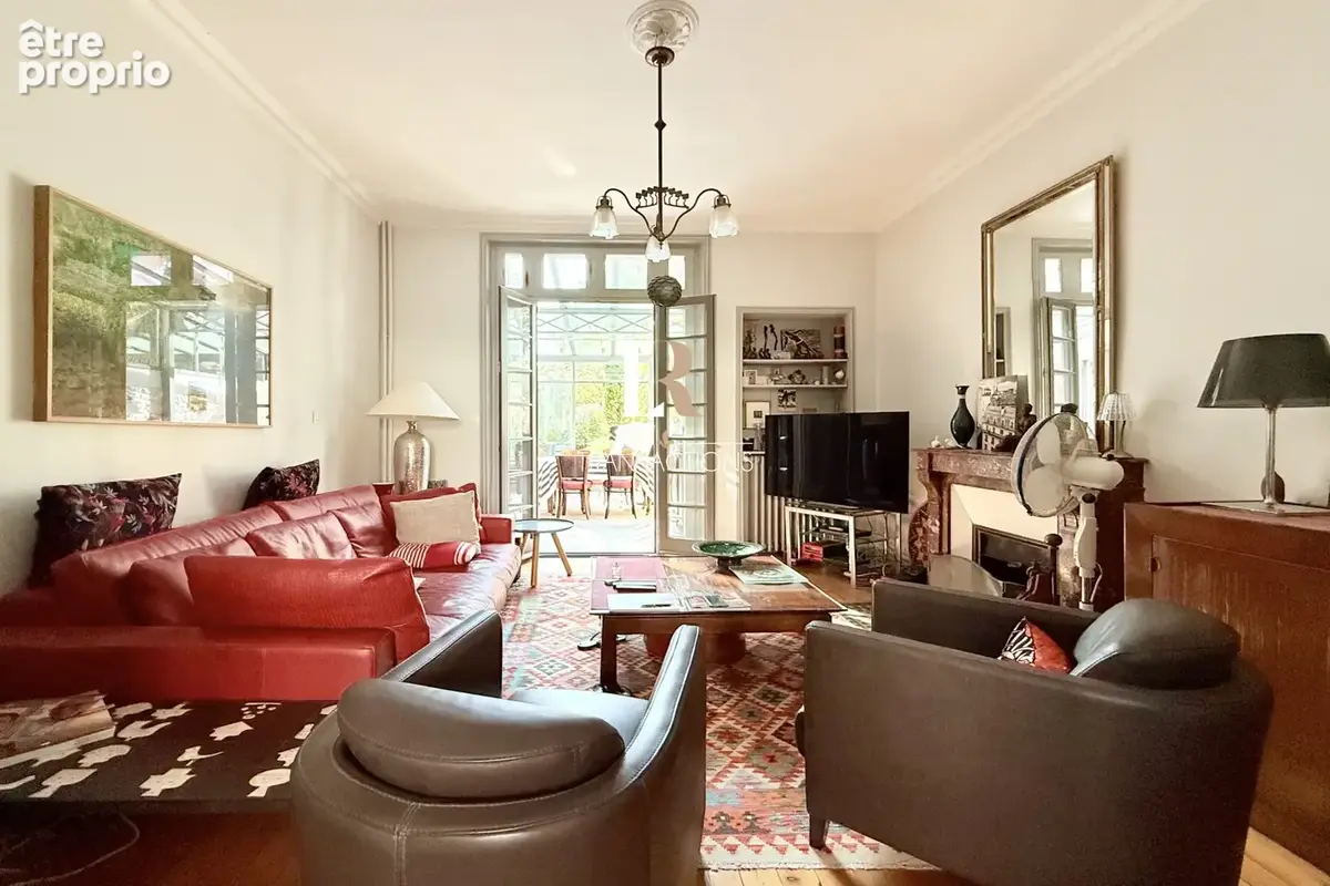 LR Transactions - La Genette - Maison de caractère avec joli jardin arboré - photo 9