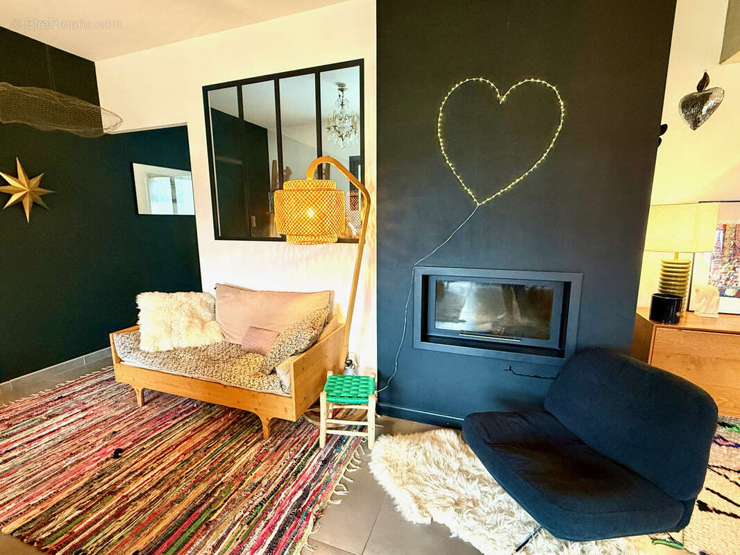 Maison à SAINTE-CECILE-LES-VIGNES