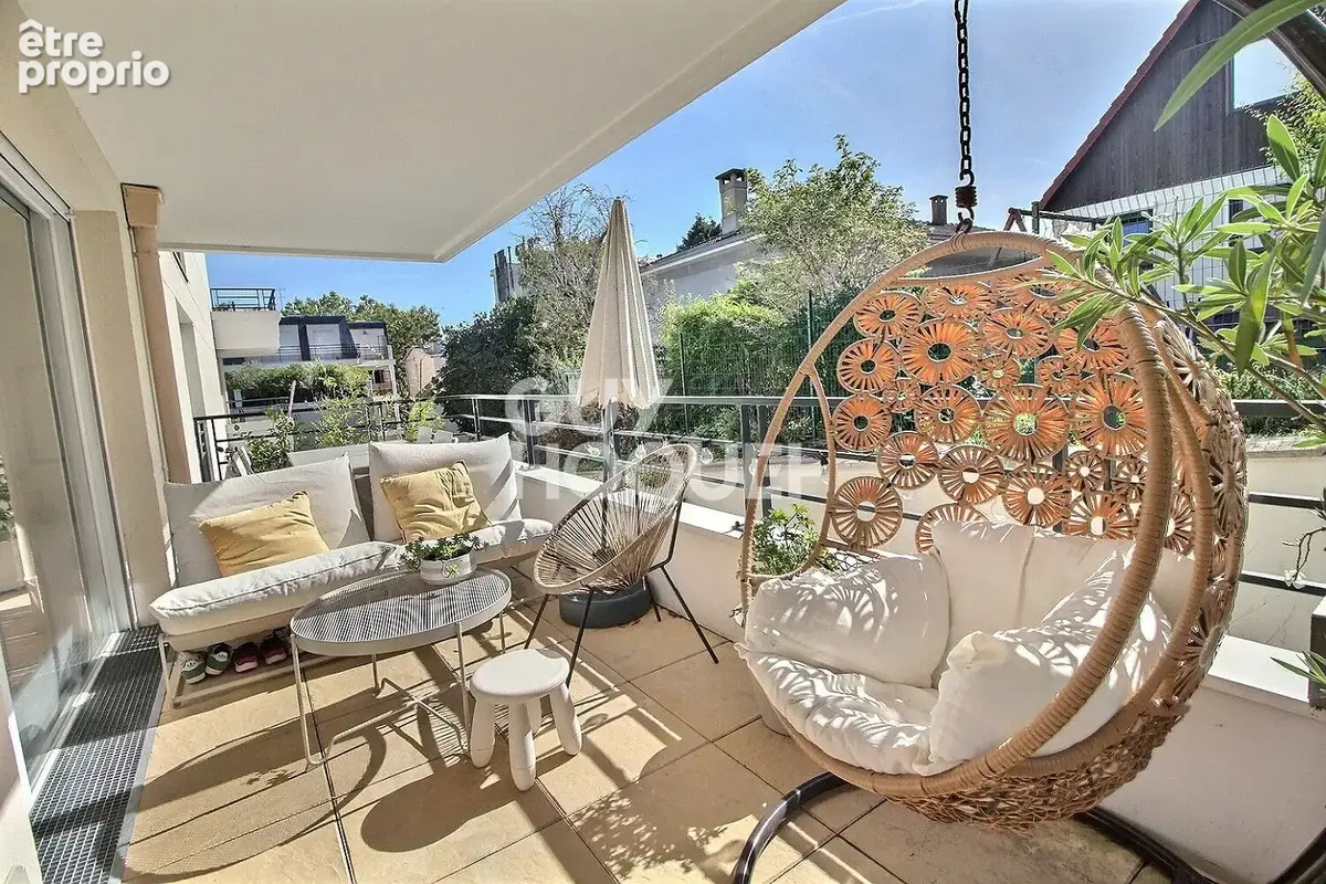 Chaville coeur de ville - elegant et lumineux appartement 4 pieces avec deux terrasses - photo 2