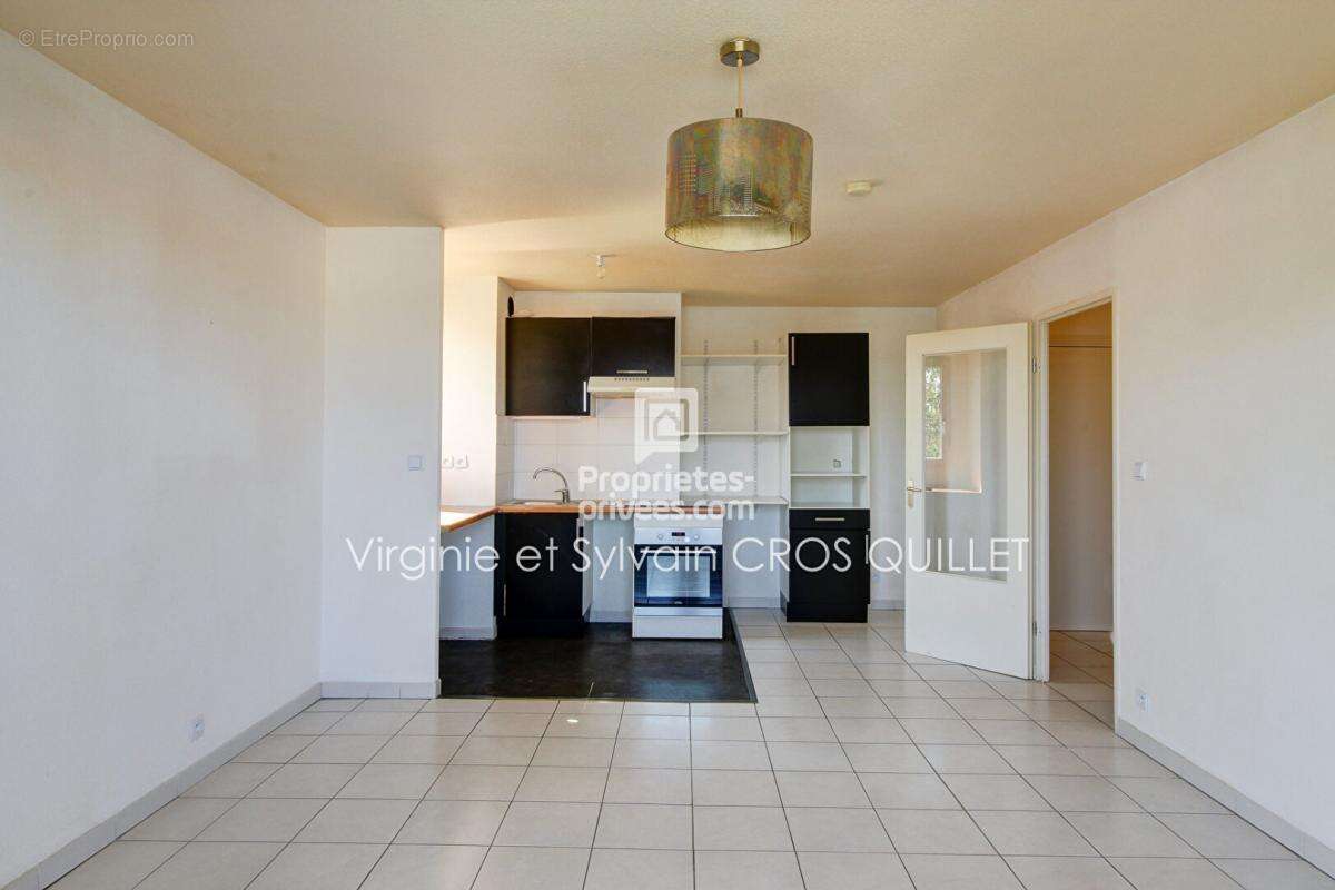 Appartement à LESPINASSE