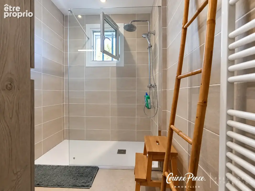 Villa rénovée contemporaine avec piscine, dépendance et atelier - photo 19