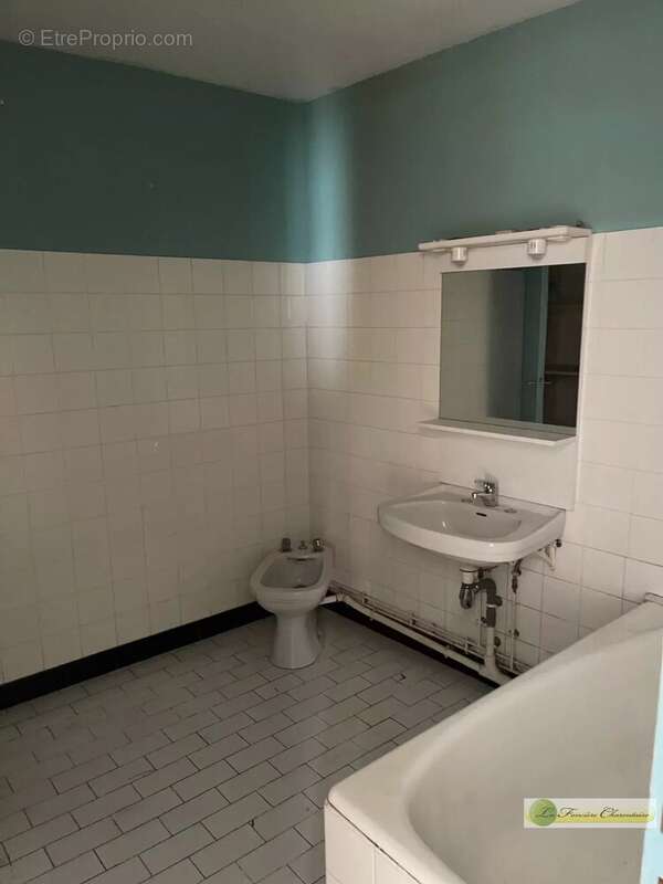 Maison à SAINT-FRAIGNE