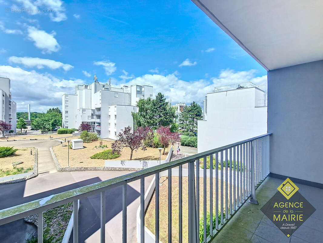 Appartement à QUINCY-SOUS-SENART