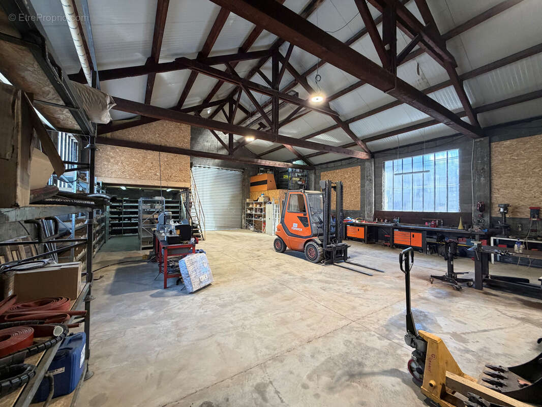 Commerce à SAINT-ETIENNE-DE-CUINES