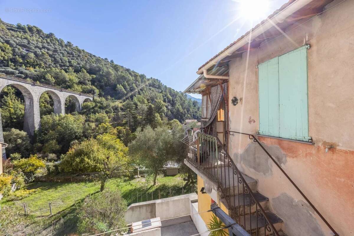 Appartement à L'ESCARENE