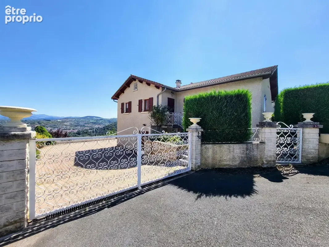 Maison à POLIGNAC