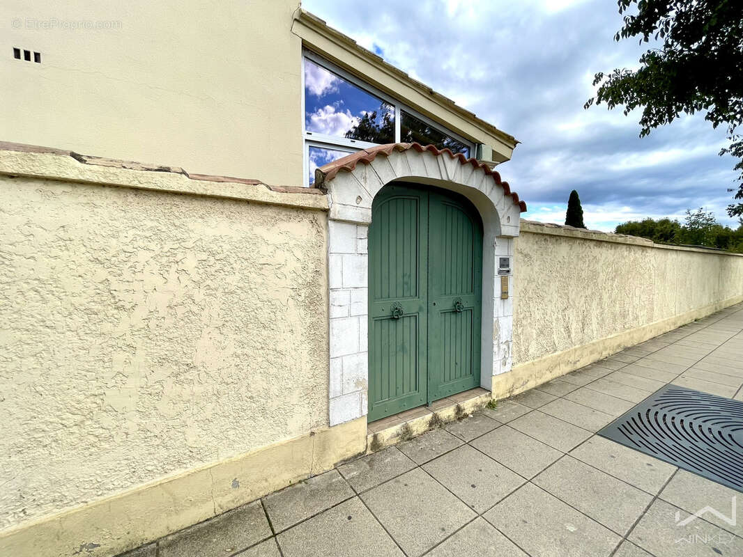 Ensemble immobilier rare au cœur de bollène   2 habitations   vue collégiale saint-martin   garages   cour int - photo 24