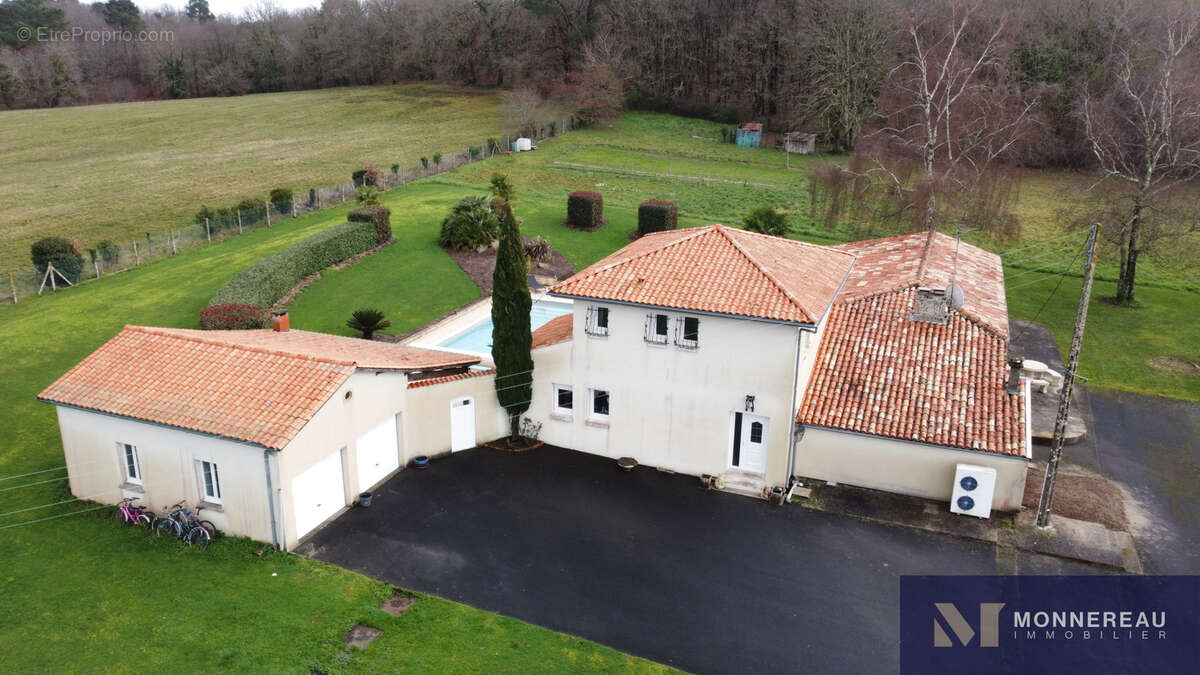 Maison à ORIOLLES