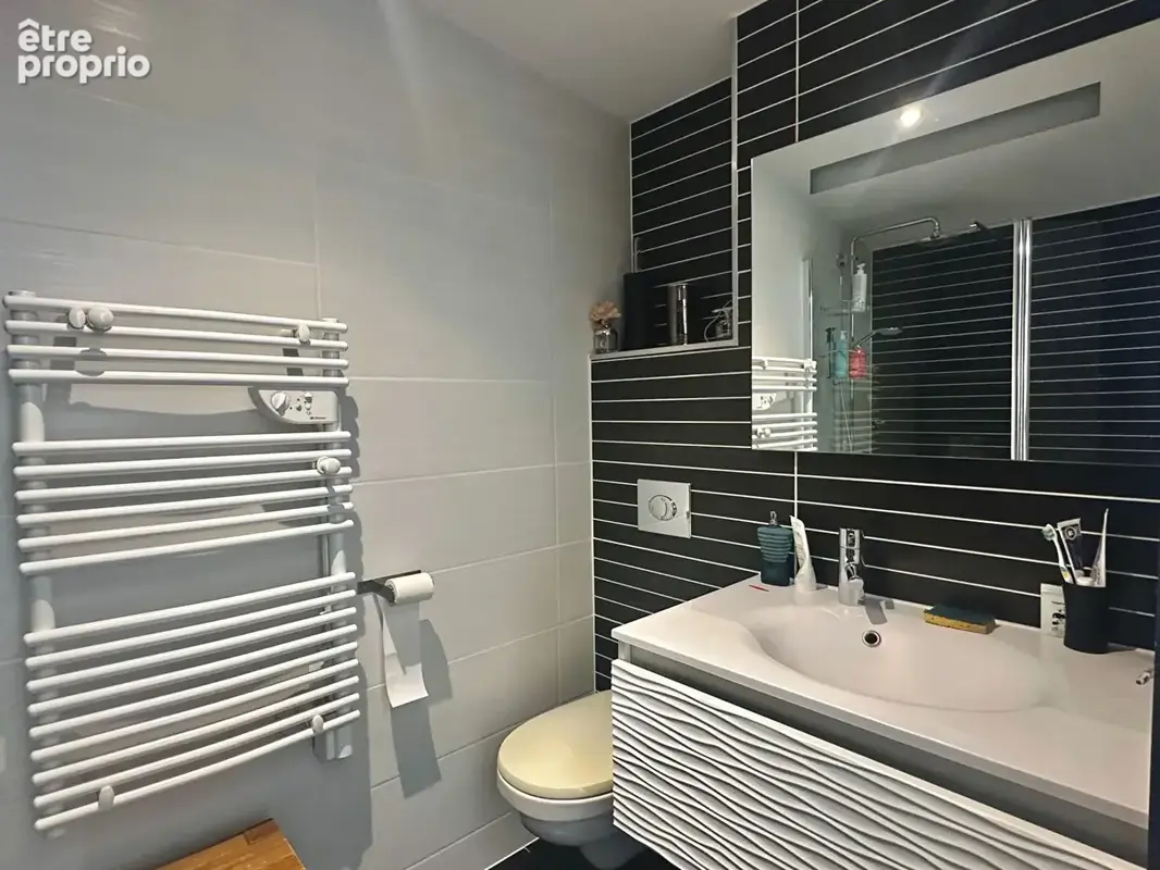 GONDREVILLE  - Loft 5 pièces - 237 m² - photo 13