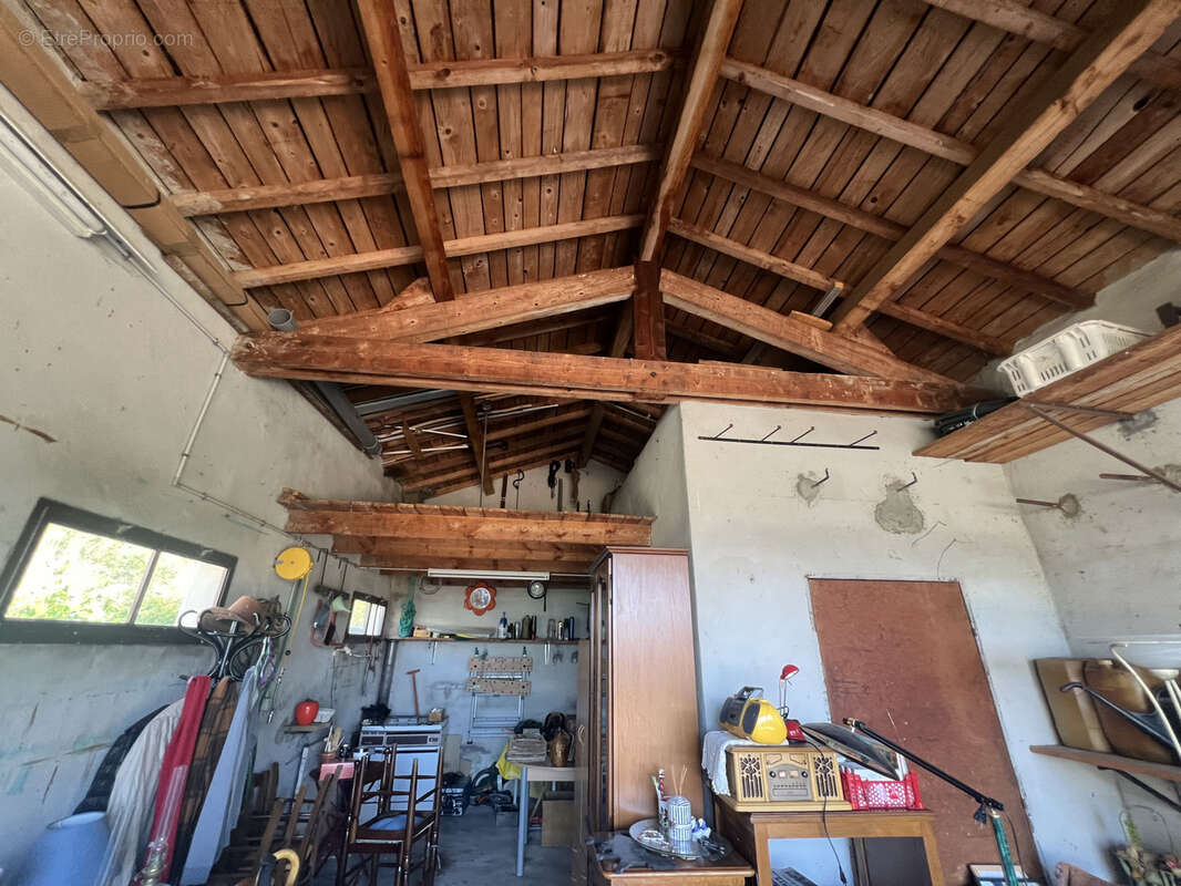 Maison à COURS-LA-VILLE